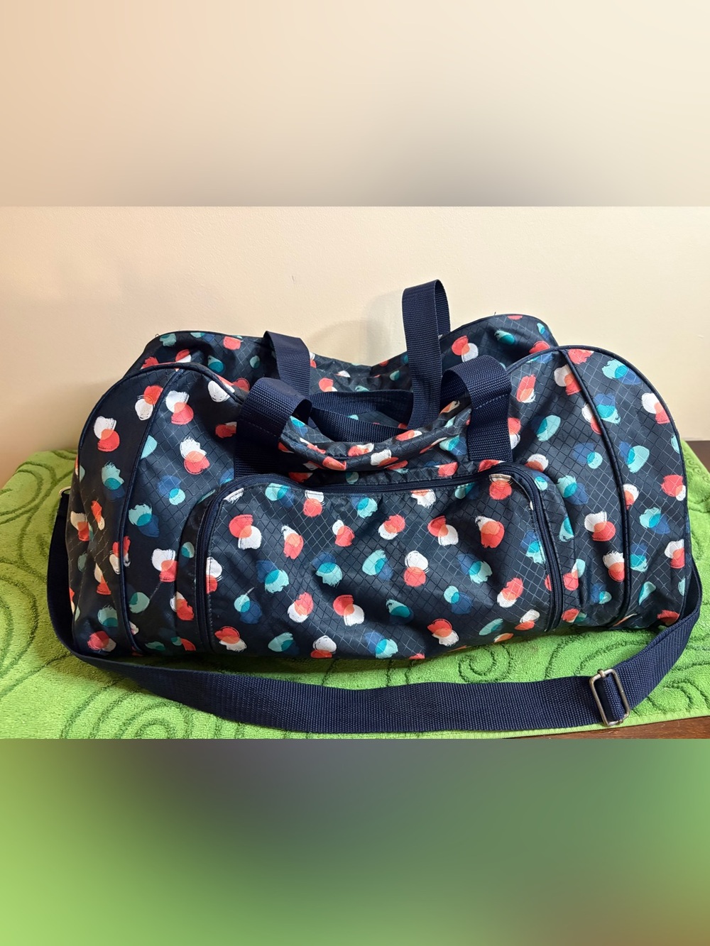 Thirty one “ all packed up tote” in painted Dot Trio pattern, 8 “ end extender